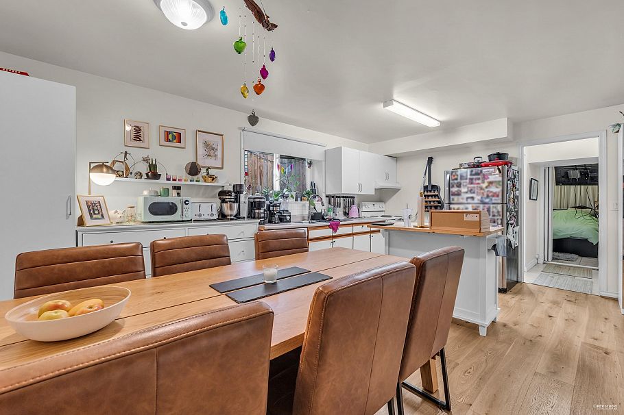 3636 W 18th Avenue Vancouver, BC - 22