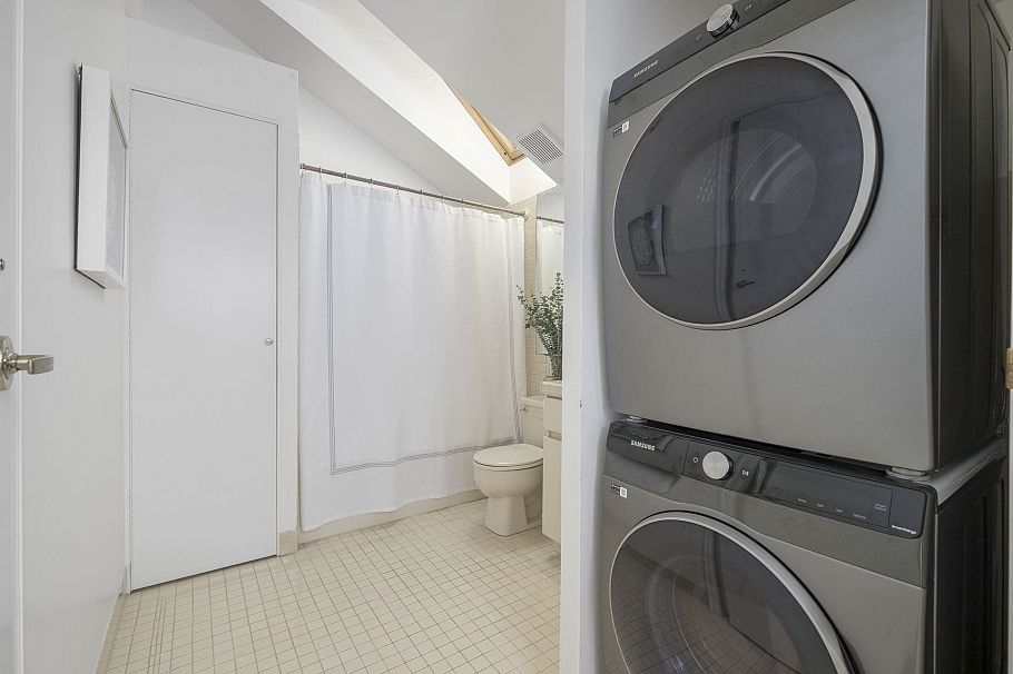 3502 W 18th Avenue Vancouver, BC - 29