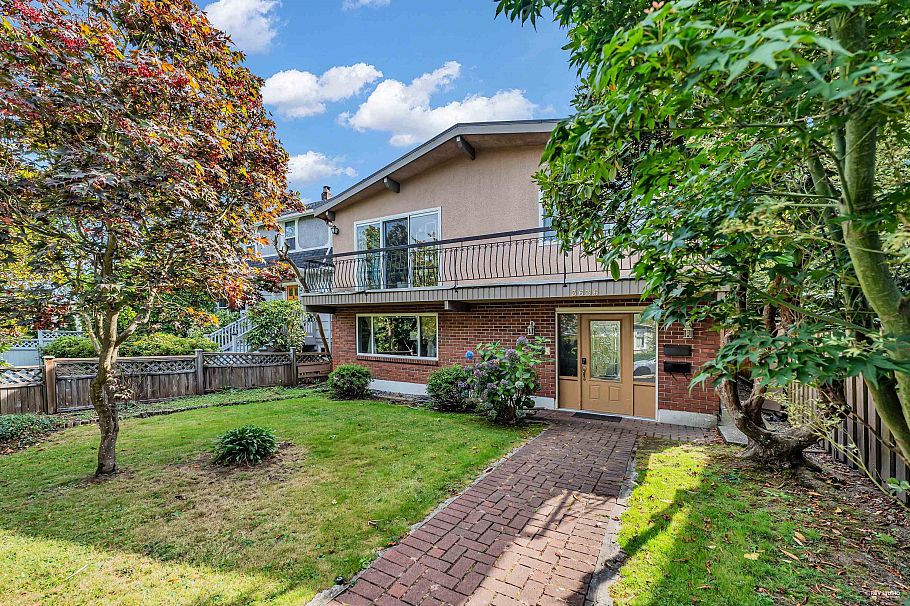 3636 W 18th Avenue Vancouver, BC - 40