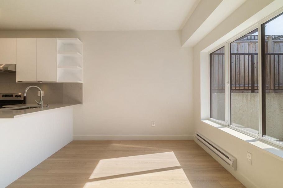 619 E 22nd Street North Vancouver, BC - 27