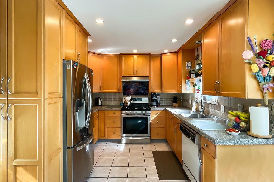 3651 Garibaldi Drive North Vancouver, BC - 7