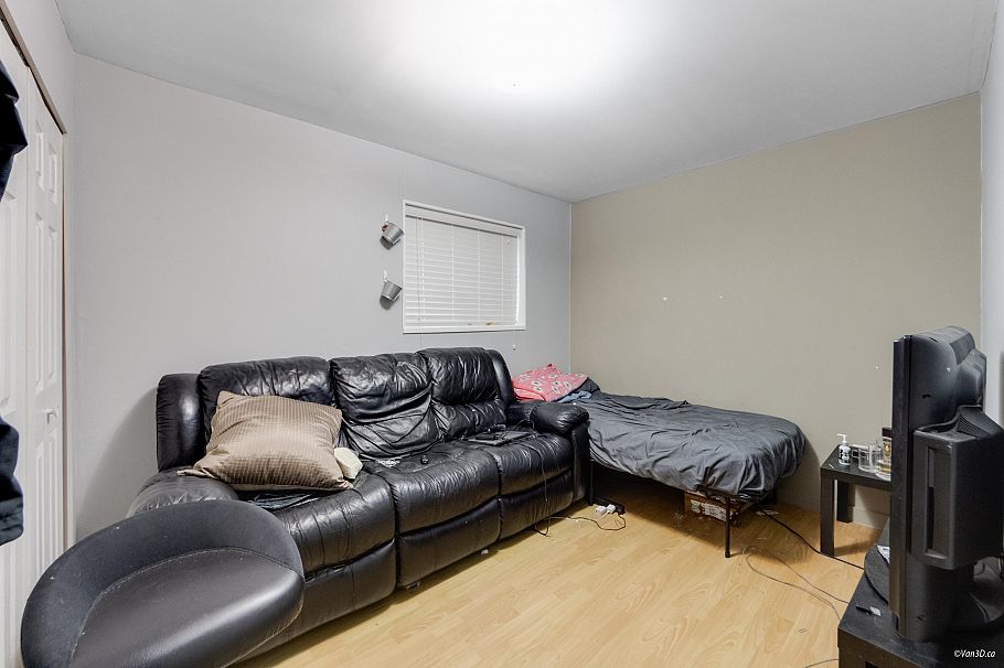 7396 Sherbrooke Street Vancouver, BC - 25
