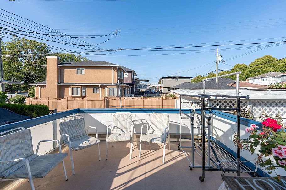 1465 E 49th Avenue Vancouver, BC - 28