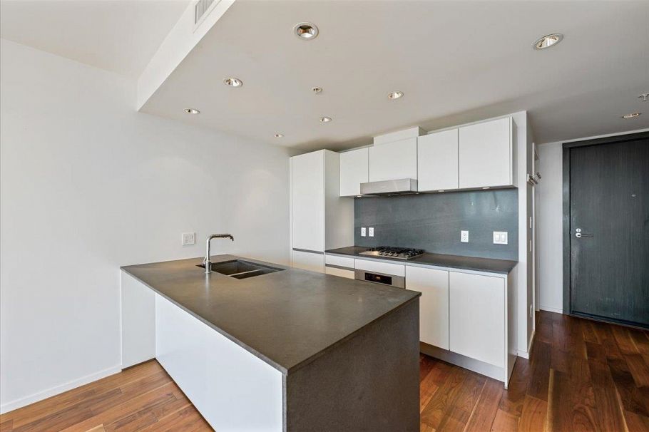 1507 8555 Granville Street Vancouver, BC - 8