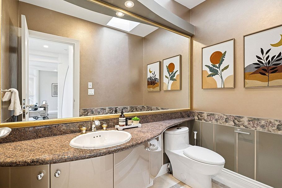 2236 W 20th Avenue Vancouver, BC - 13