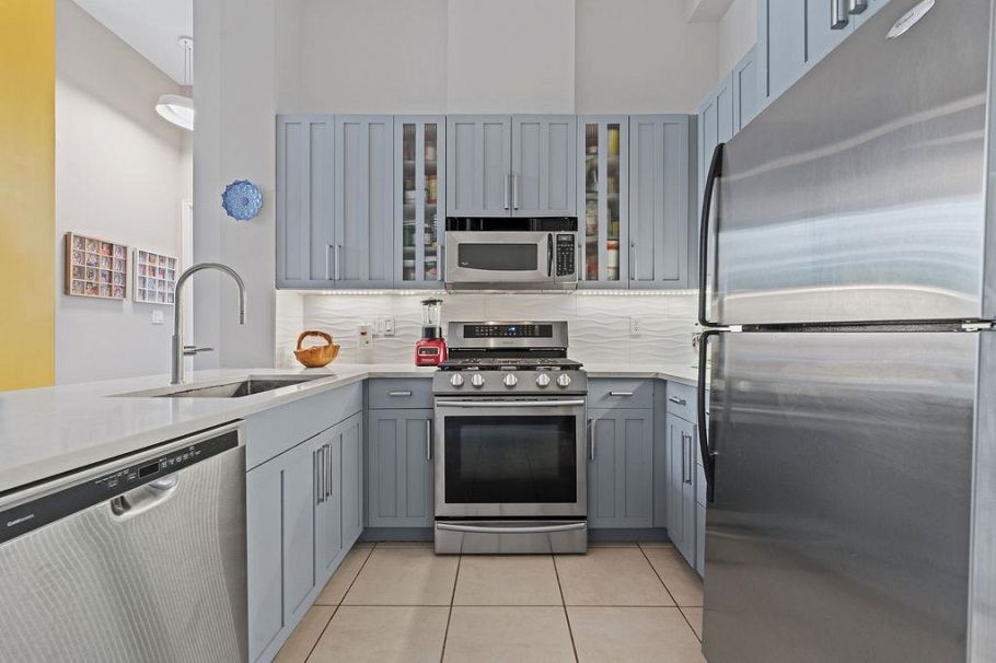 103 170 W 1st Street North Vancouver, BC - 13