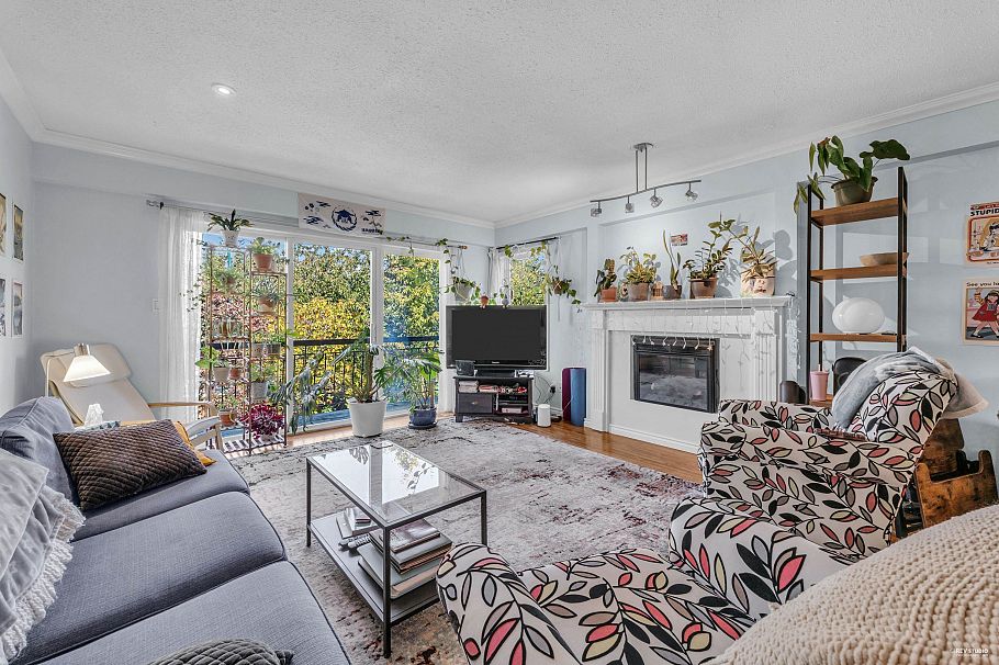 3636 W 18th Avenue Vancouver, BC - 4