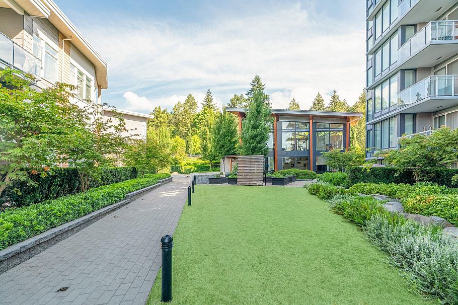 605 3281 E Kent Avenue North Vancouver, BC - 31
