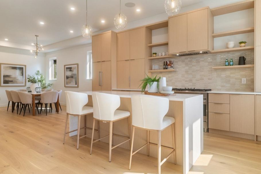 619 E 22nd Street North Vancouver, BC - 2