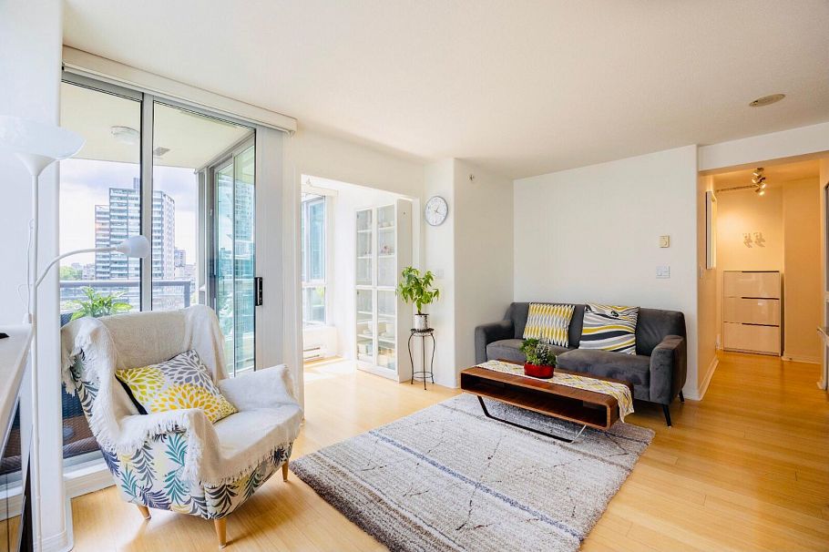 2201 1328 W Pender Street Vancouver, BC - 5