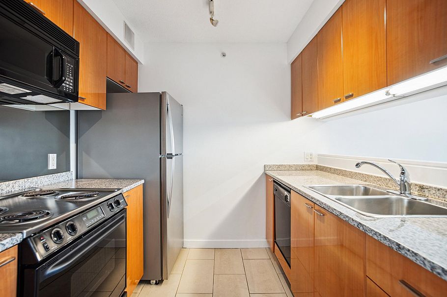 2503 1288 W Georgia Street Vancouver, BC - 3