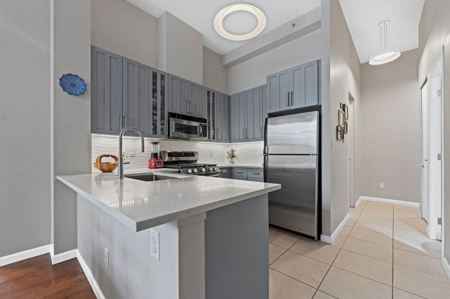 103 170 W 1st Street North Vancouver, BC - 14