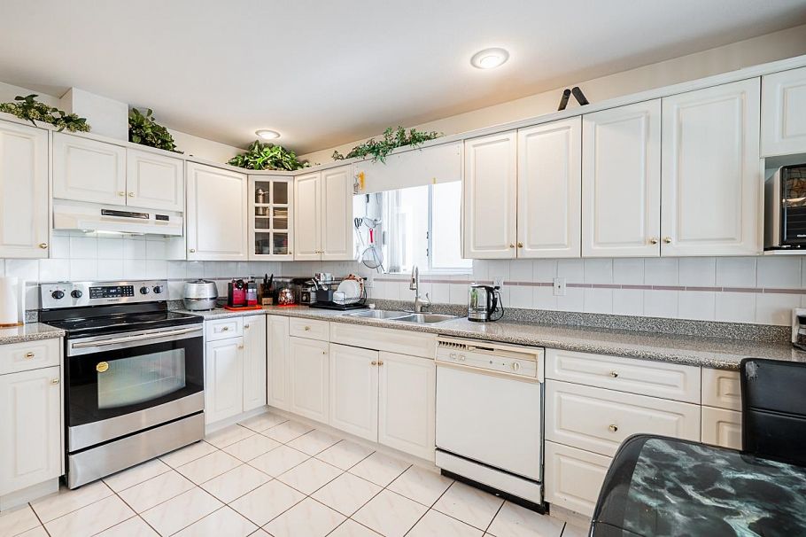 4111 Rupert Street Vancouver, BC - 7