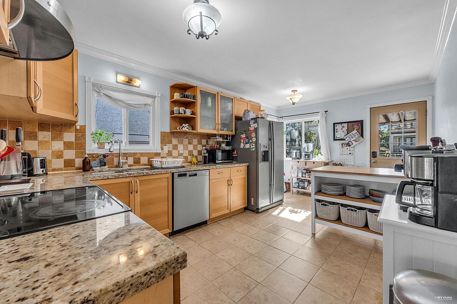 3636 W 18th Avenue Vancouver, BC - 12