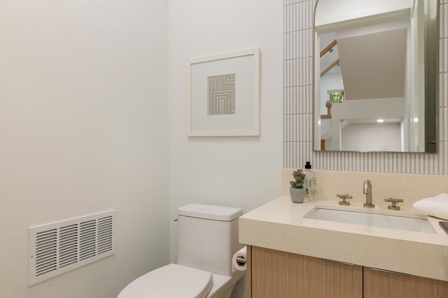 619 E 22nd Street North Vancouver, BC - 14