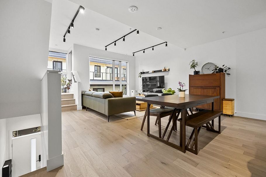 3956 Dumfries Street Vancouver, BC - 4