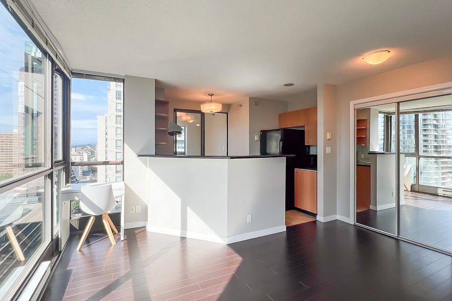 1502 1367 Alberni Street Vancouver, BC - 4