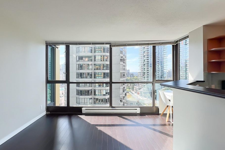 1502 1367 Alberni Street Vancouver, BC - 2