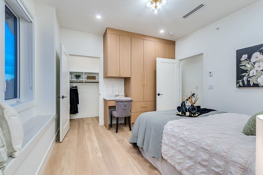 2261 E 35th Avenue Vancouver, BC - 23