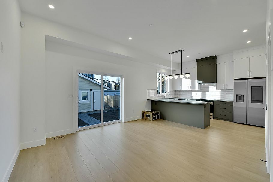 1 1436 E 1st Avenue Vancouver, BC - 2