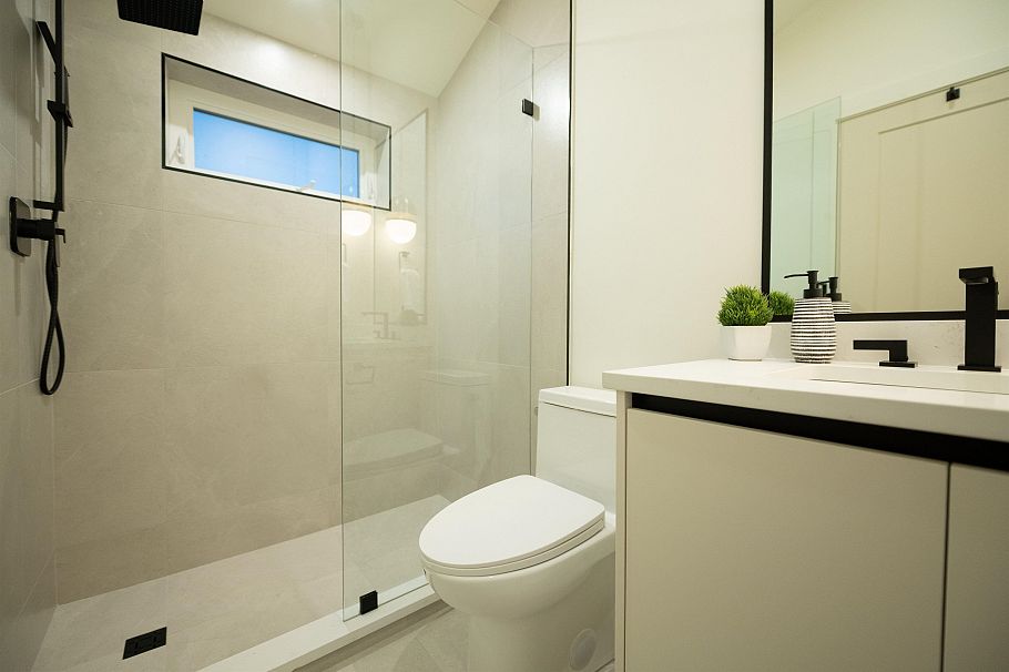 1 773 E 61st Avenue Vancouver, BC - 7