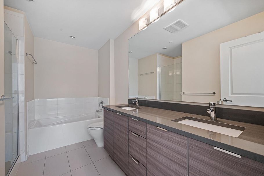 206 2665 Mountain Highway North Vancouver, BC - 14