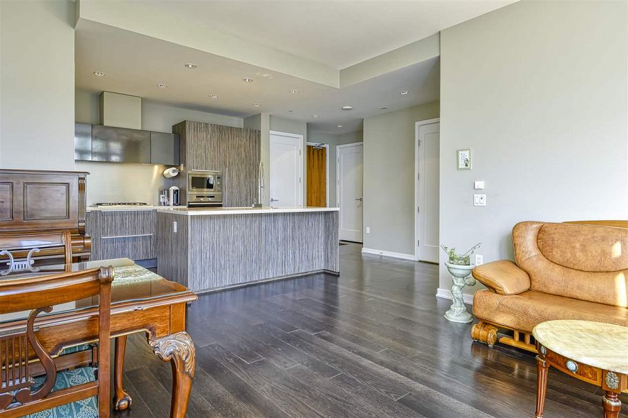 310 1616 Columbia Street Vancouver, BC - 3