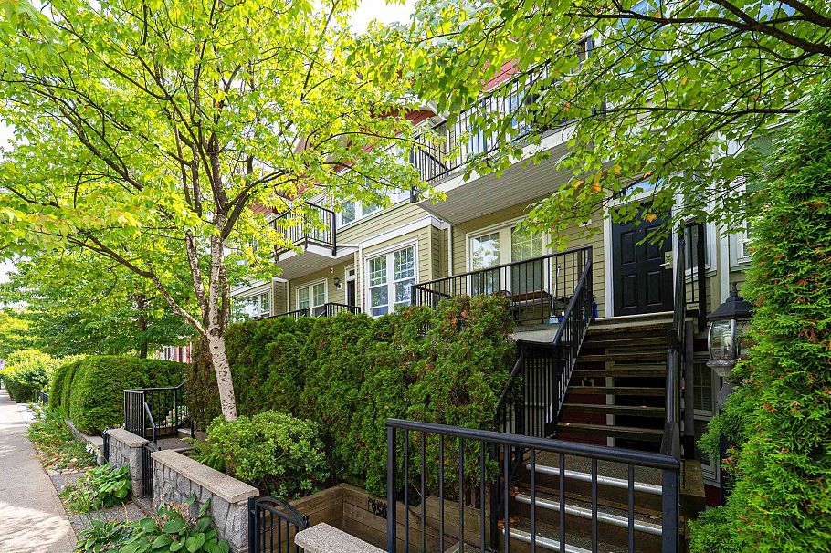 966 W 16th Avenue Vancouver, BC - 25