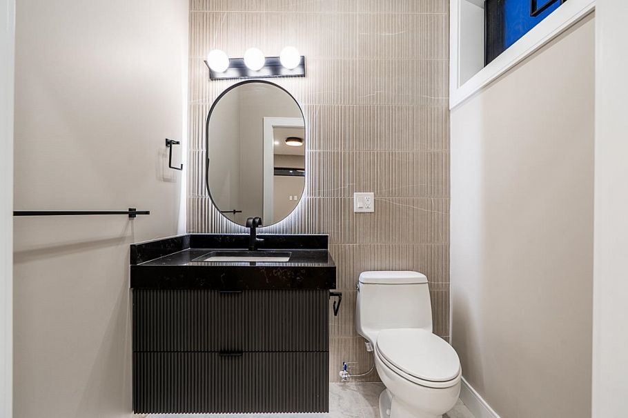 1 2282 E 8th Avenue Vancouver, BC - 10