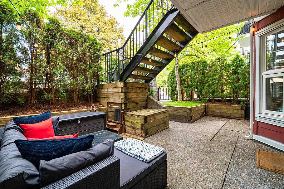 966 W 16th Avenue Vancouver, BC - 24