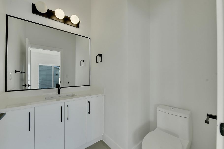 1 1436 E 1st Avenue Vancouver, BC - 12