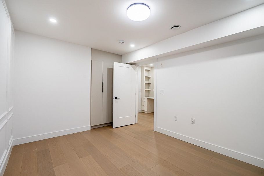 1 2282 E 8th Avenue Vancouver, BC - 13