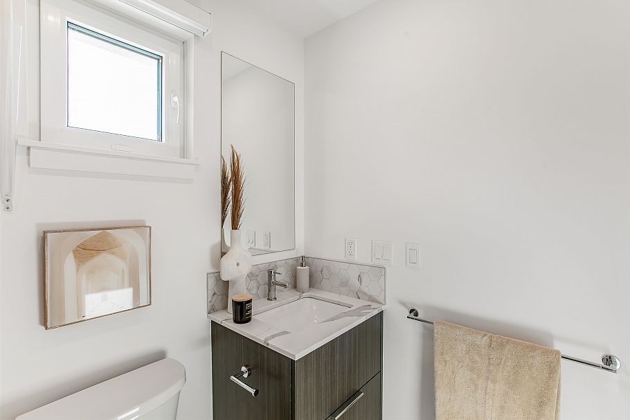 204 2075 E 1st Avenue Vancouver, BC - 31