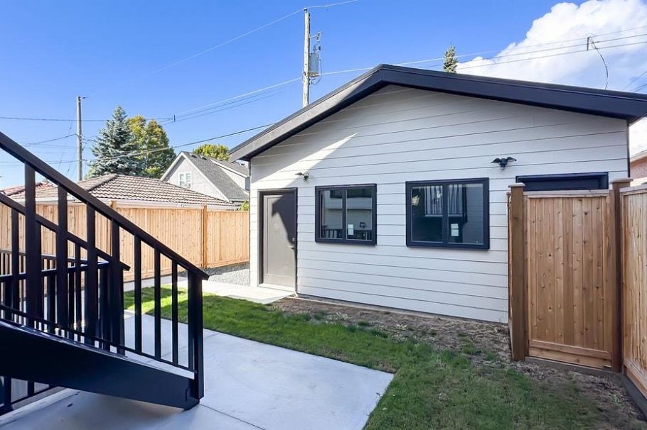 2919 Charles Street Vancouver, BC - 26