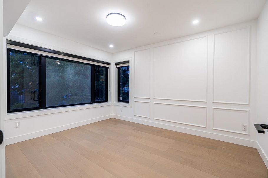 1 2282 E 8th Avenue Vancouver, BC - 12