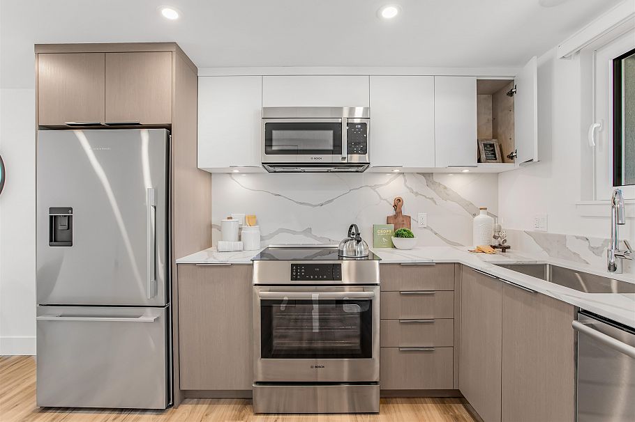 204 2075 E 1st Avenue Vancouver, BC - 5