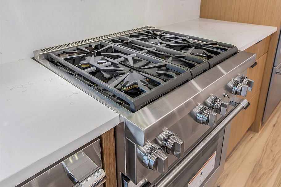 3338 W 14th Avenue Vancouver, BC - 18