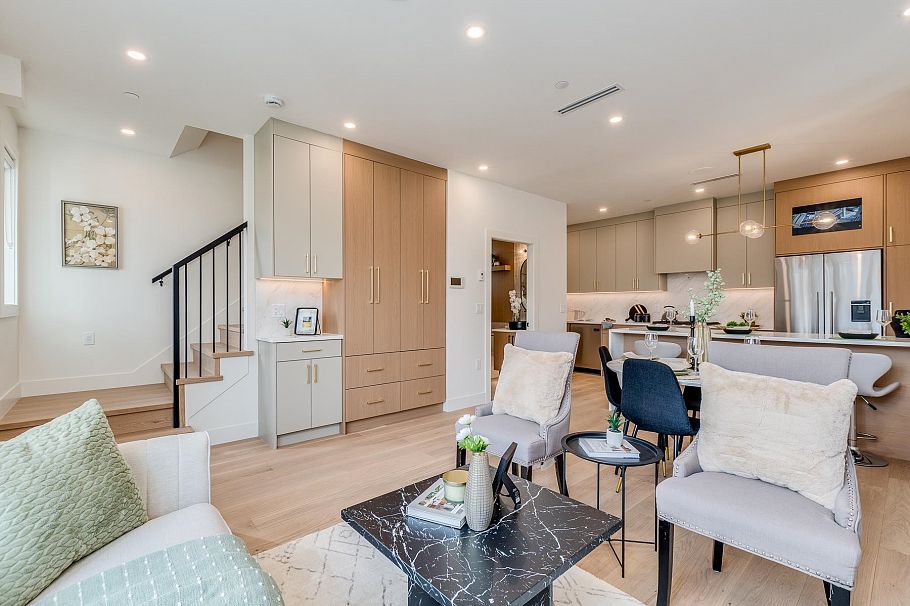 2261 E 35th Avenue Vancouver, BC - 9