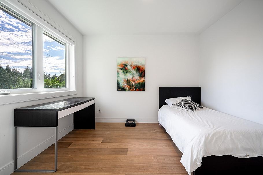 929 Canyon Boulevard North Vancouver, BC - 29