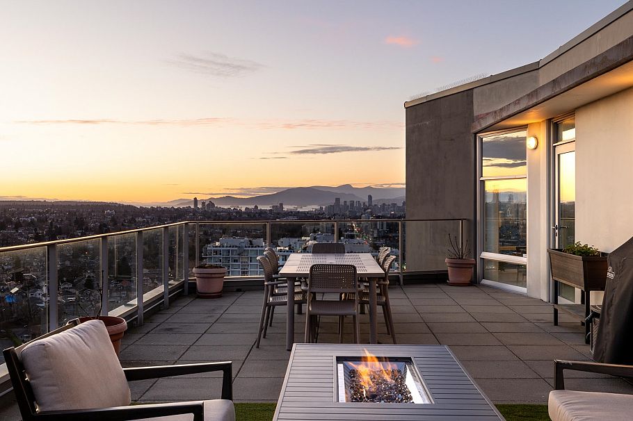 PH3 4815 Eldorado Mews Vancouver, BC - 1