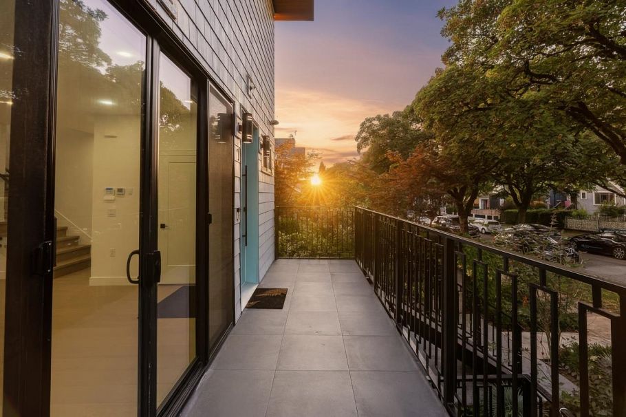 1 2282 E 8th Avenue Vancouver, BC - 37