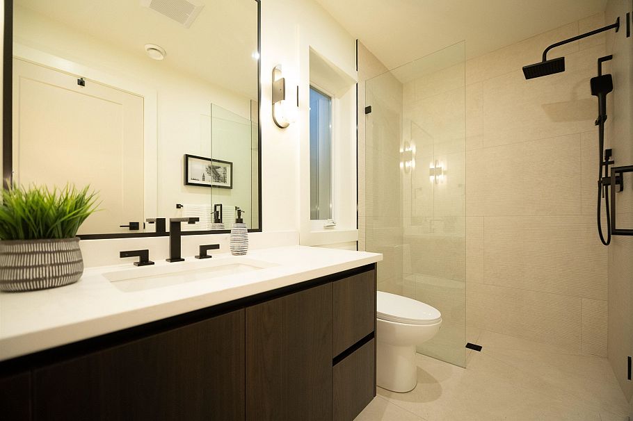 1 773 E 61st Avenue Vancouver, BC - 10