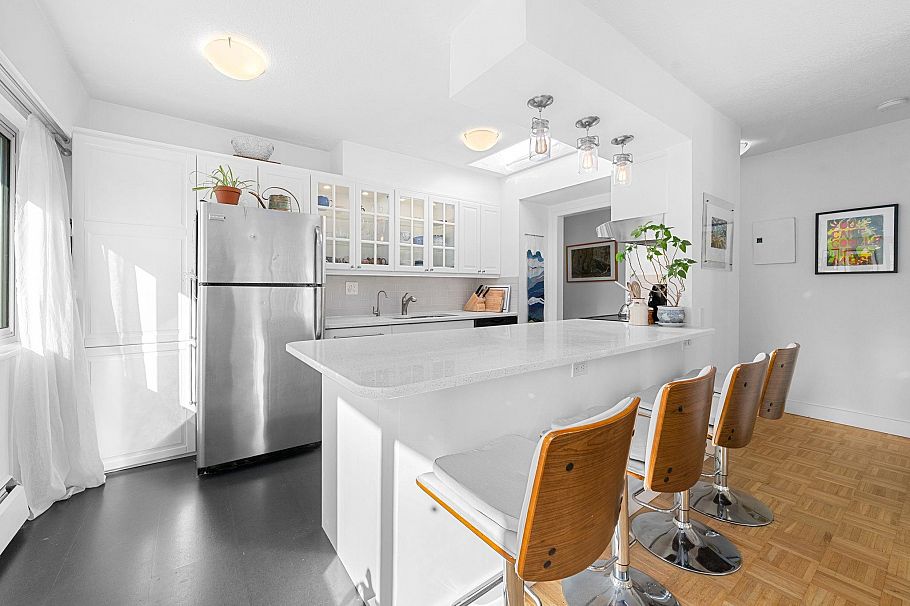 301 3680 Oak Street Vancouver, BC - 11