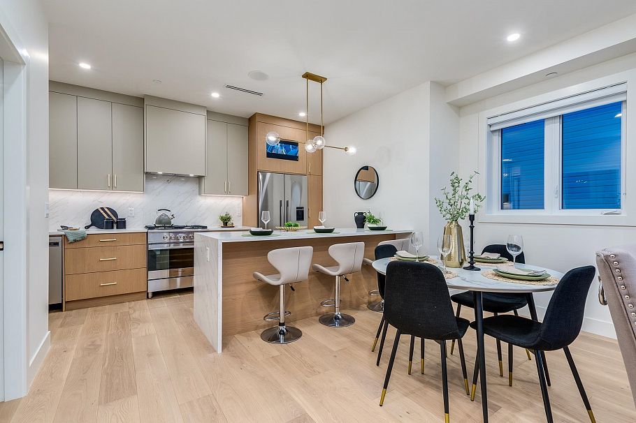 2261 E 35th Avenue Vancouver, BC - 10