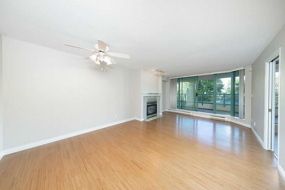 201 5899 Wilson Avenue Burnaby, BC - 2