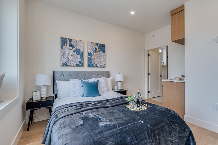 1 2263 E 35th Avenue Vancouver, BC - 35