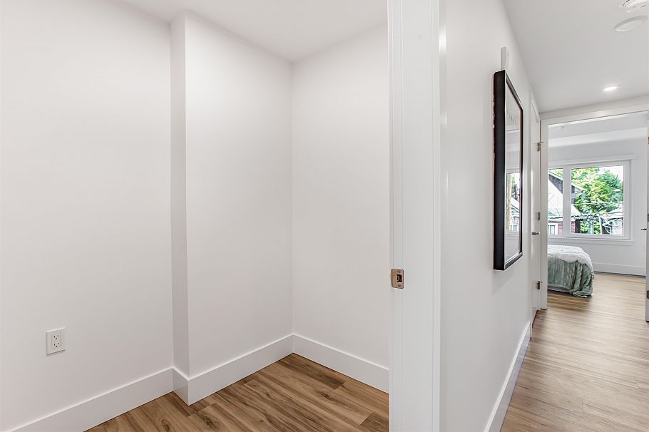 204 2075 E 1st Avenue Vancouver, BC - 24