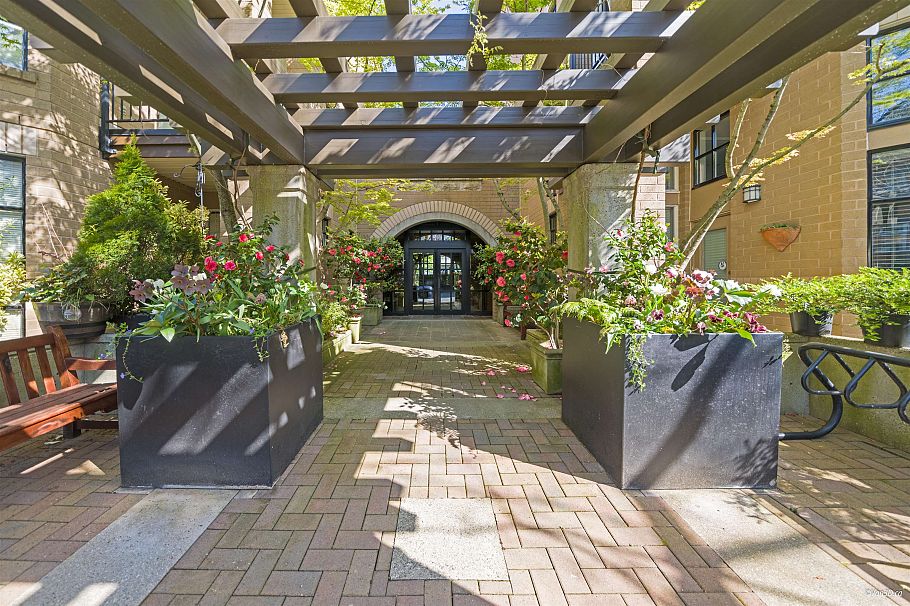 206 2175 Salal Drive Vancouver, BC - 3