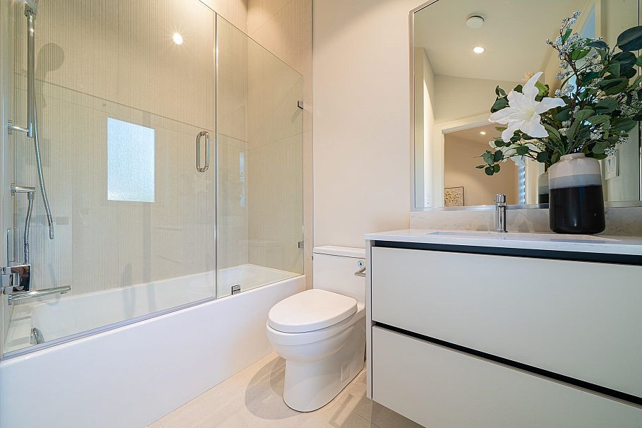 3847 W 26th Avenue Vancouver, BC - 27