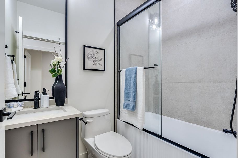 1 2263 E 35th Avenue Vancouver, BC - 19